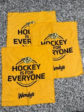 3x Nashville Predators x Wendy’s Light Up Rally Towels